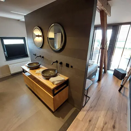 Vierlingsbeek, En Tuin-chalets Bed & Breakfast Vierlingsbeek