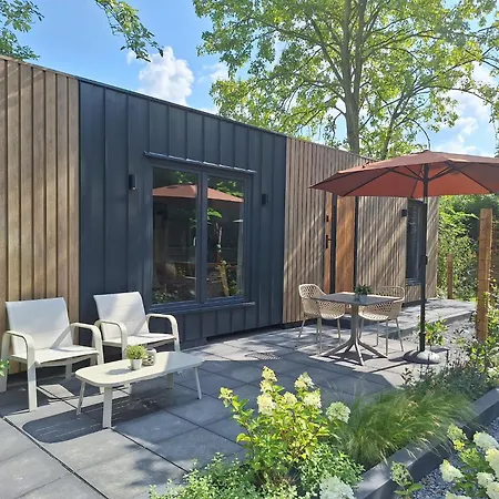 Bed & Breakfast Vierlingsbeek, En Tuin-chalets