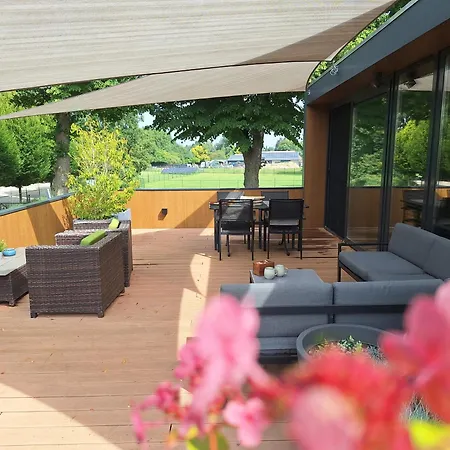 Bed & Breakfast Vierlingsbeek, En Tuin-chalets 3*