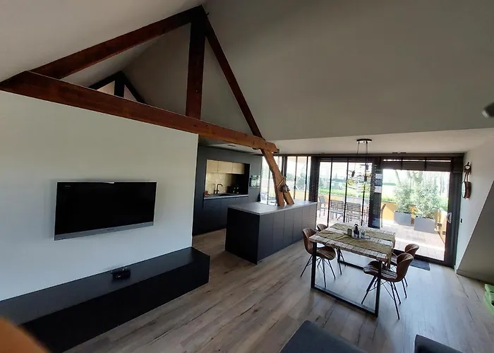 Bed and Breakfast Vierlingsbeek, En Tuin-chalets 3*