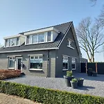 Vierlingsbeek, En Tuin-chalets לינה וארוחת בוקר