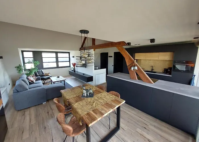 Vierlingsbeek, En Tuin-chalets Couette-café 3*