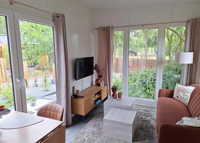 Vierlingsbeek, En Tuin-chalets Couette-café