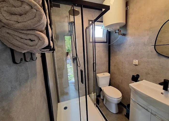 Vierlingsbeek, En Tuin-chalets Couette-café 3*