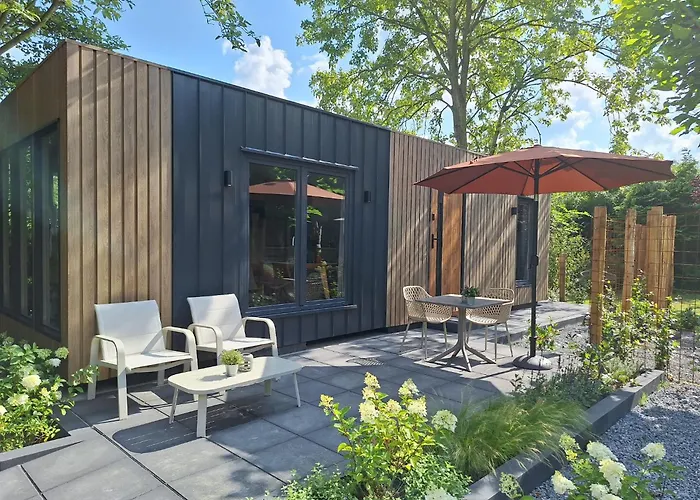 Couette-café Vierlingsbeek, En Tuin-chalets