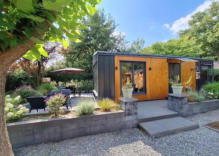 Vierlingsbeek, En Tuin-chalets Couette-café Vierlingsbeek